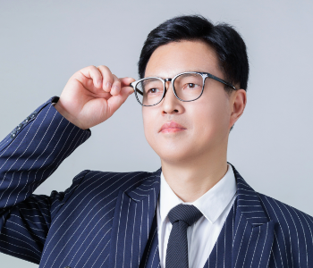 王  清