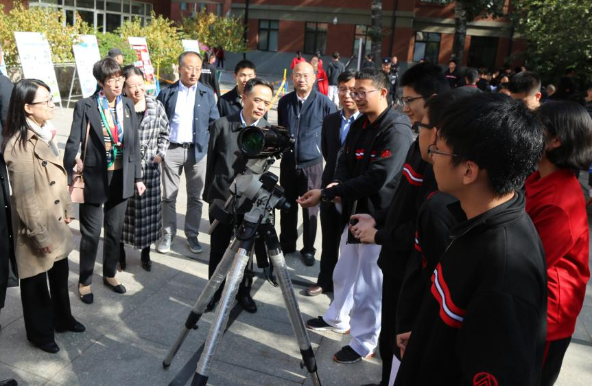 【北京科技报】名校校长谈科教丨北师大实验中学校长李晓辉：为国育才，未来闯荡科技无人区