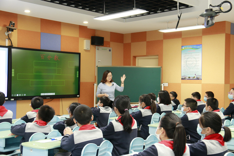 变革育人方式　赋能教师发展 ——苏州市教育学会“教师专业素养发展”暨“云端一体化课堂”研讨活动